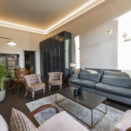 Luxury River View By Mmega Apartment
